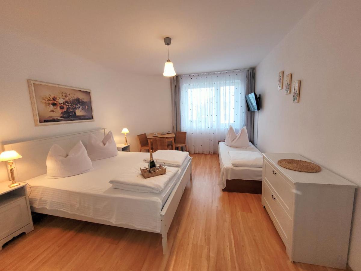 Iwona Pokoje Apartamenty Karwia Exterior photo