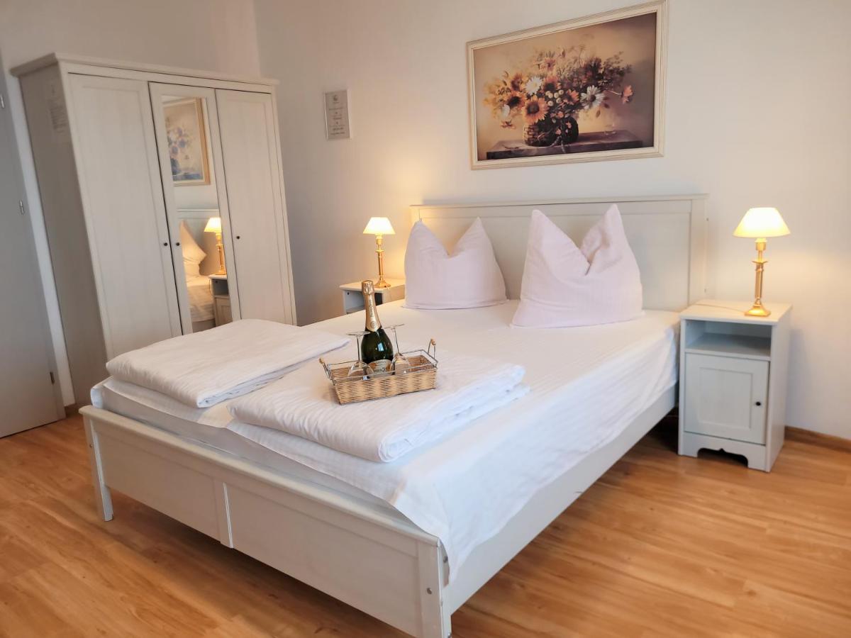Iwona Pokoje Apartamenty Karwia Exterior photo