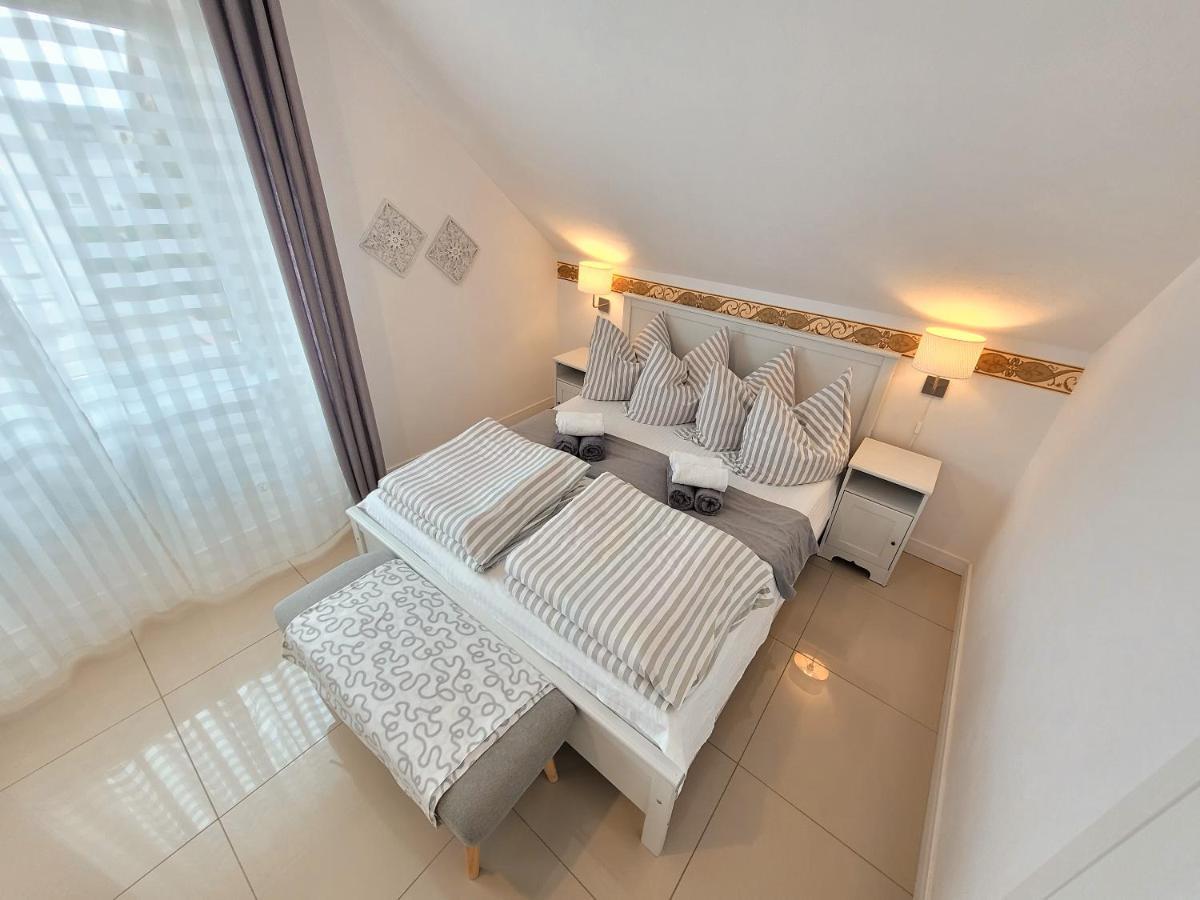 Iwona Pokoje Apartamenty Karwia Exterior photo